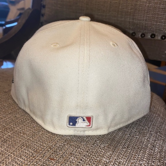 Men’s new era hat size 7 3/8 - Picture 2 of 3